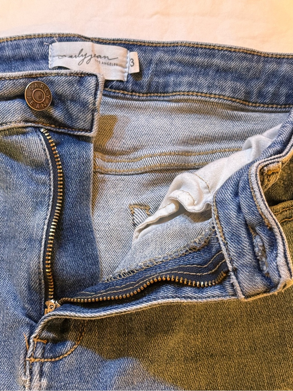 Carly Jean Los Angeles Chrissy High-Waisted Straight Leg Jeans Women's 3 - Picture 7 of 10